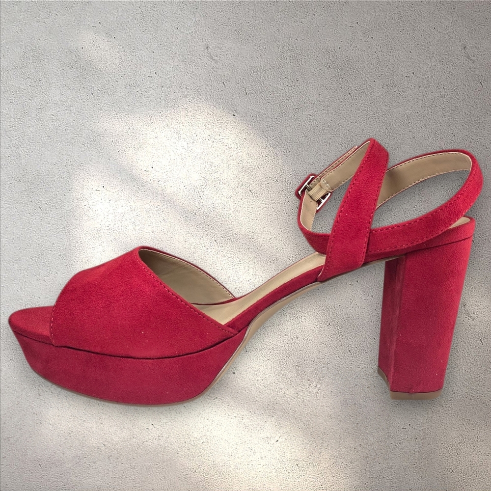 The Journee Collection Nairri Platform Strappy Sandals Size 10 - Picture 2 of 12